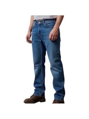 Duluth Trading Co Men’s Straight-Leg Work Jeans in Blue Wash
